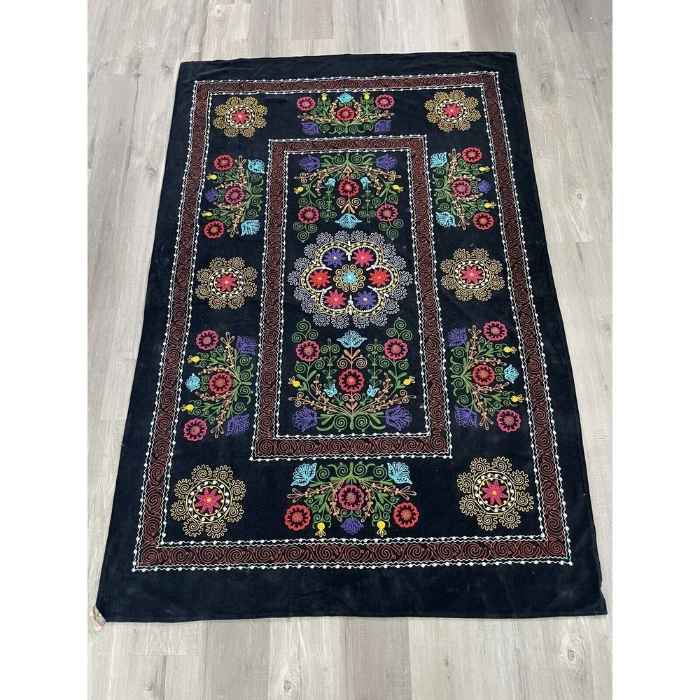 Vtg Uzbek Suzani Handmade Embroidery‎ on Velvet Tablecloth Wall Hanging 53